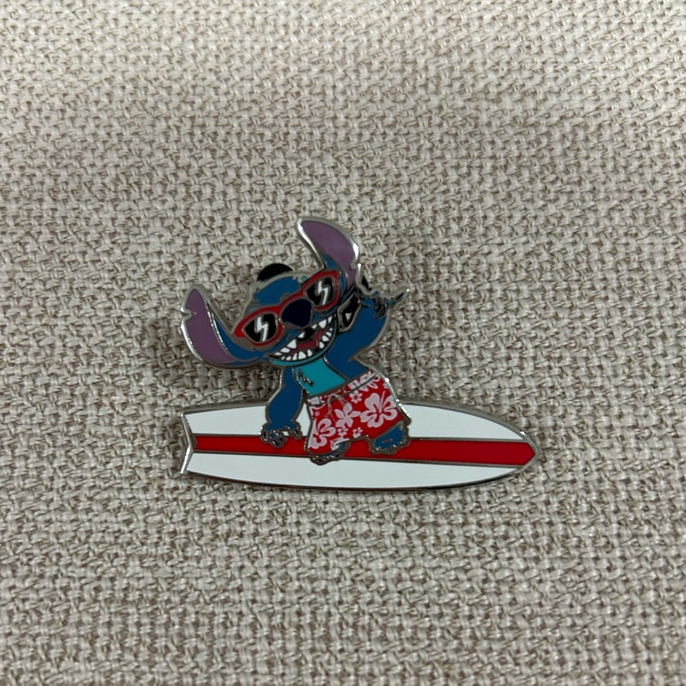 Disney - Surfin Stitch Pin